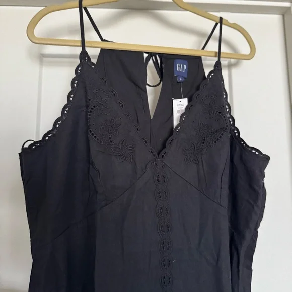 GAP Linen-Blend Embroidered Halter
Maxi Dress true black size XL NWT - Picture 3 of 10